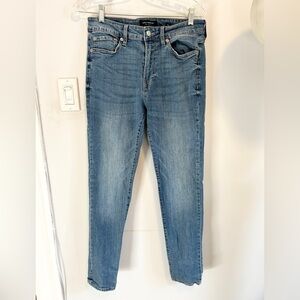 Lucky Brand Men’s Taper Leg Blue Jeans